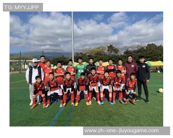 足球张翼飞:从草根到顶尖球员的奋斗历程与梦想追逐 足球张翼飞:从草根到顶尖球员的奋斗历程与梦想追逐